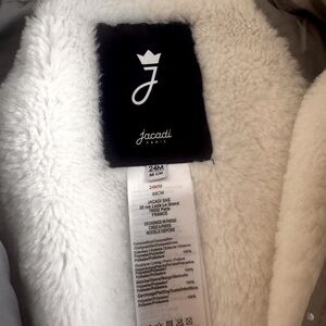 Girl’s Jacadi jacket in excellent condition. Very warm.